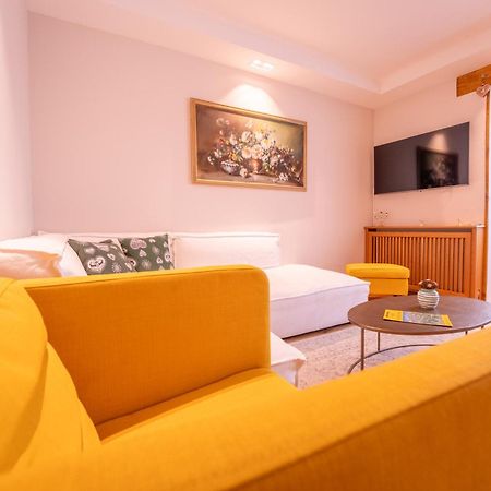 Apartamento Wohnen Direkt Beim Meranplatz Bad Aussee Exterior foto