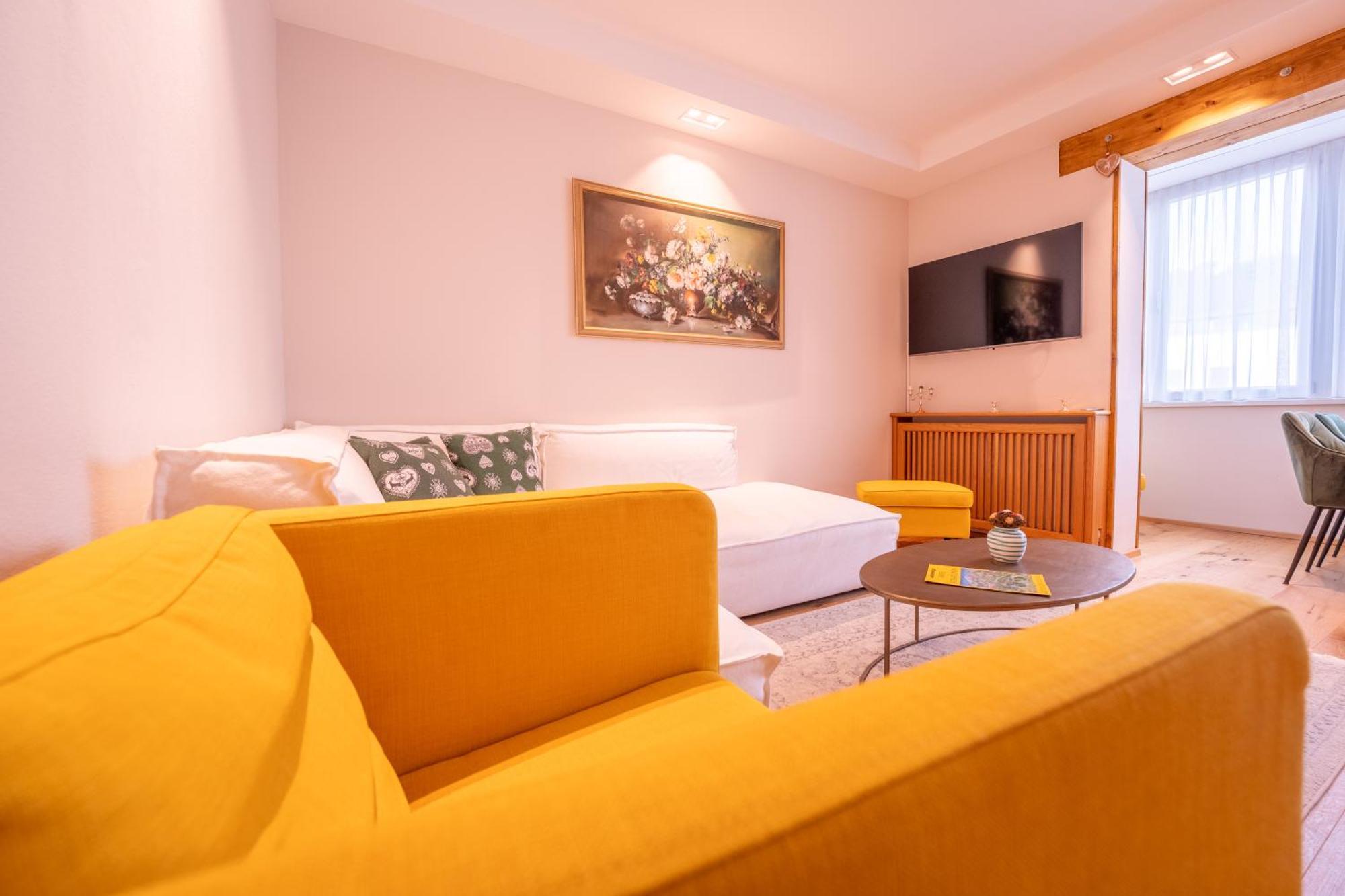 Apartamento Wohnen Direkt Beim Meranplatz Bad Aussee Exterior foto